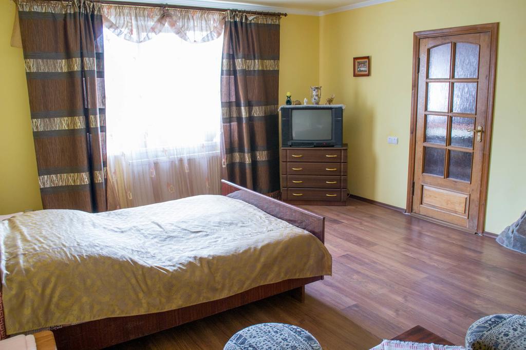 Guest House Cherepaha Кам'янець-Подільский Екстер'єр фото
